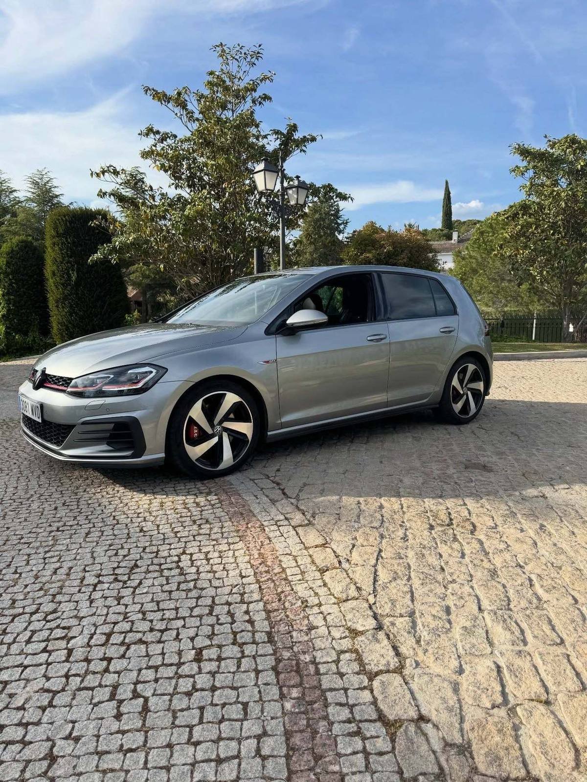 Volkswagen Golf GTI Performance 2.0 TSI — foto 5